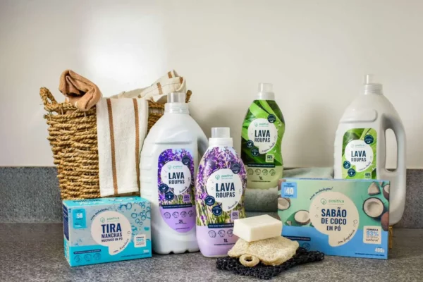 lava roupas liquido e sabão de coco em pó